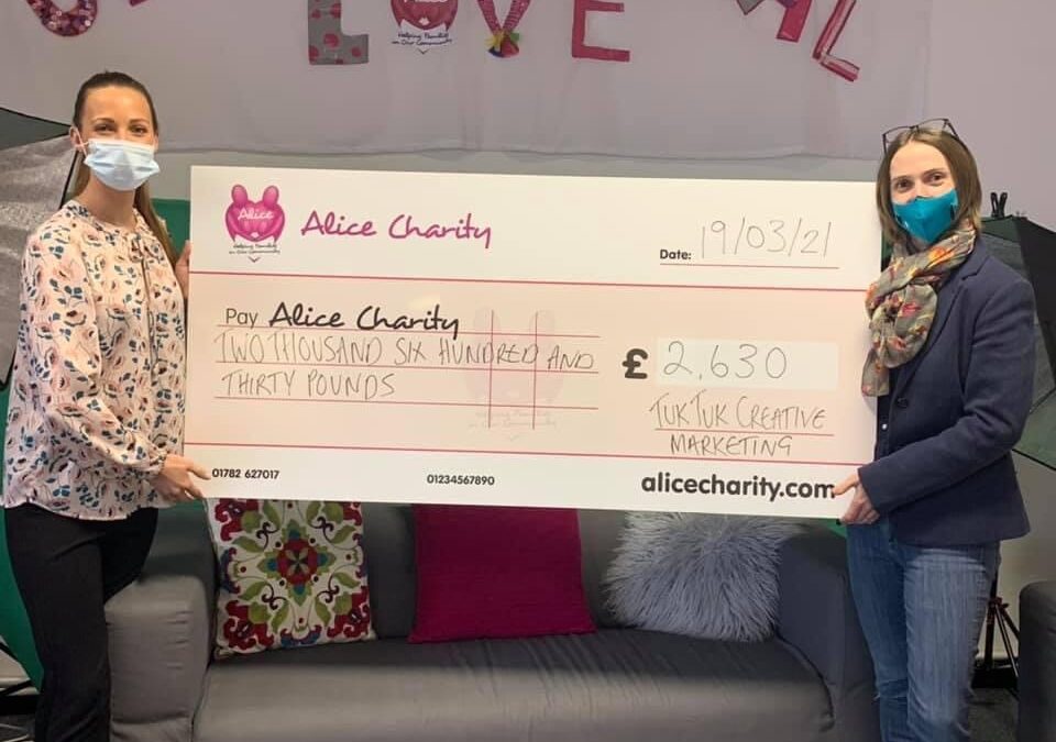 Vicky raises over £2000 with raffle and auction